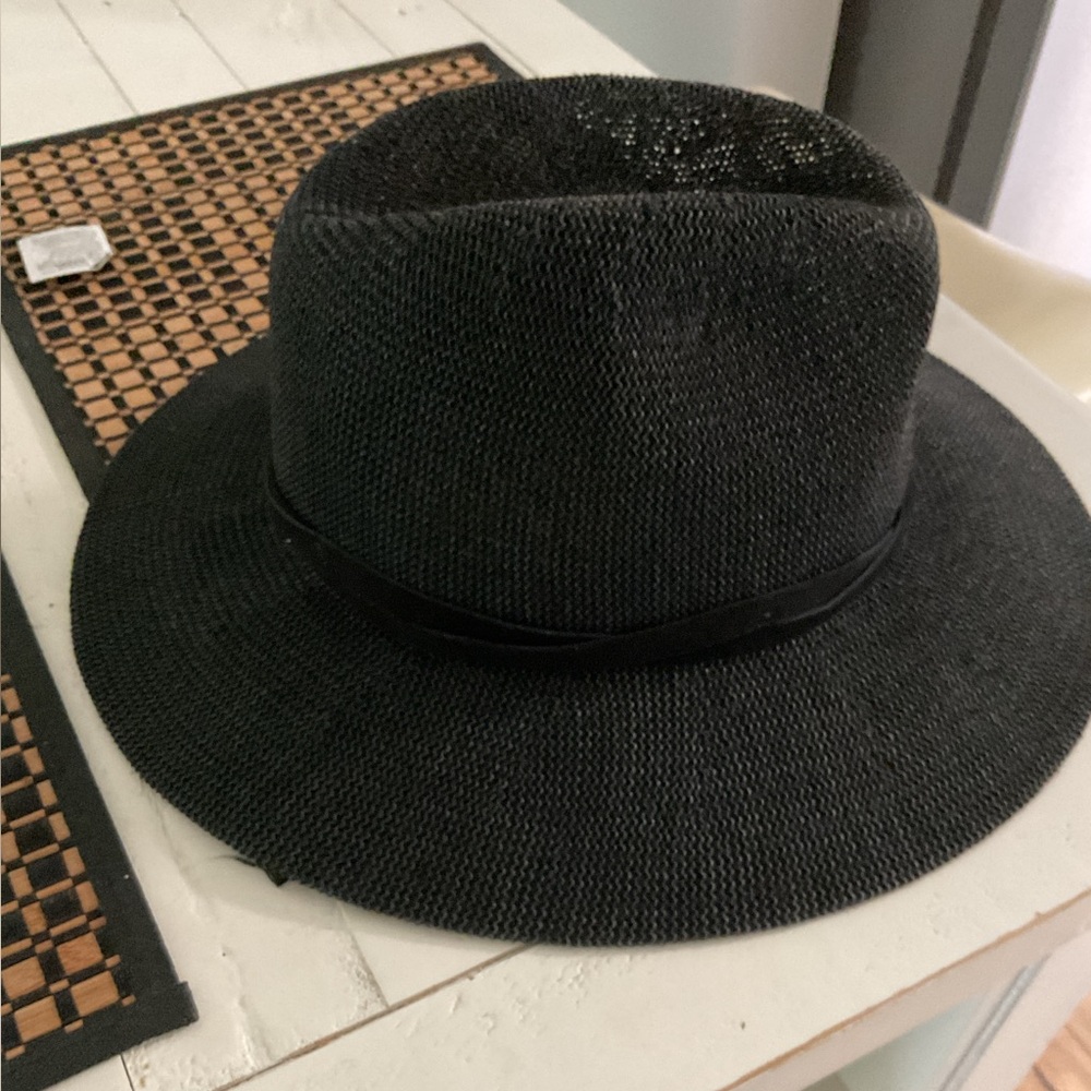 Goorin Bros Ladies Fedora style summer fedora. Rich, dark brown color in medium